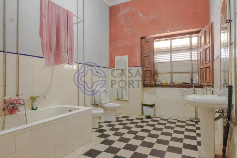 Quinta T5 para Venda em Moimenta da Serra e Vinhó Foto 4
