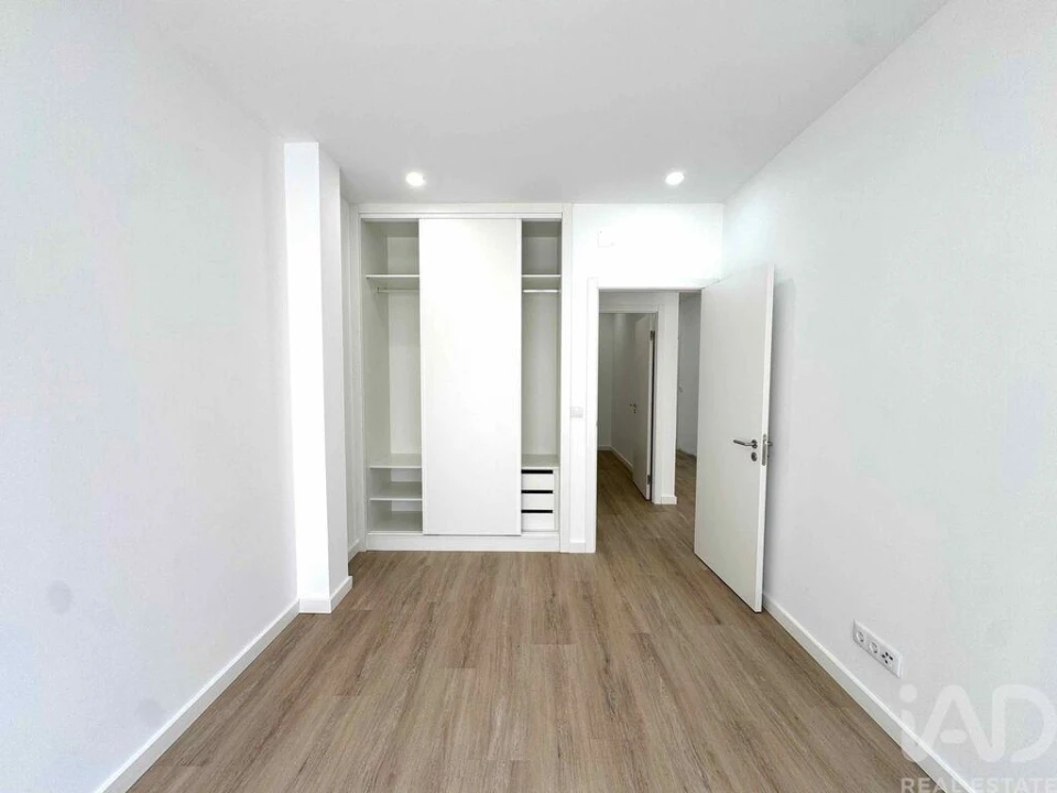 Apartamento T4 para Venda em Rio de Mouro Foto 38