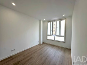 Apartamento T4 para Venda em Rio de Mouro