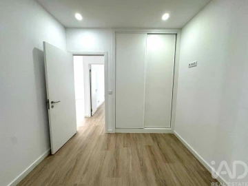 Apartamento T4 para Venda em Rio de Mouro