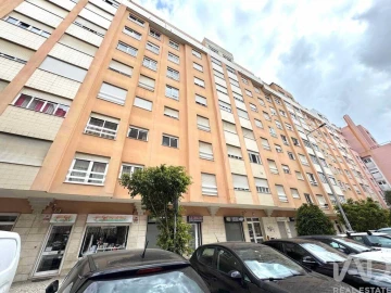 Apartamento T4 para Venda em Rio de Mouro