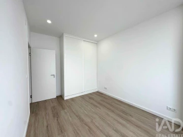 Apartamento T4 para Venda em Rio de Mouro