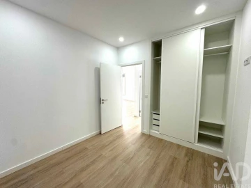 Apartamento T4 para Venda em Rio de Mouro