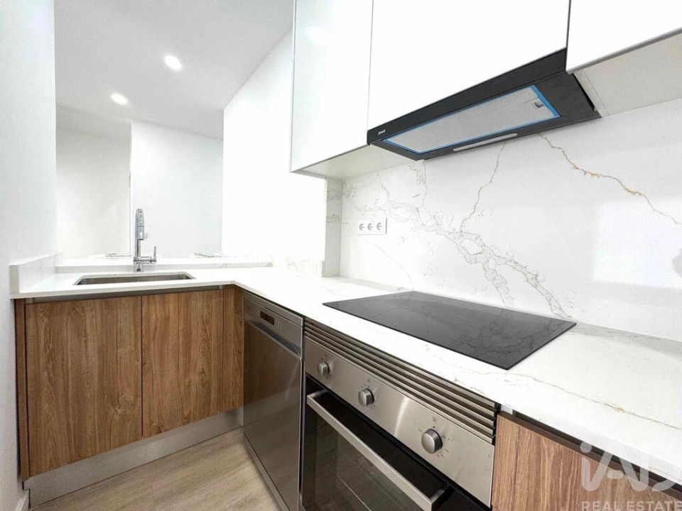 Apartamento T4 para Venda em Rio de Mouro Foto 9