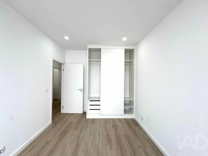 Apartamento T4 para Venda em Rio de Mouro Foto 24