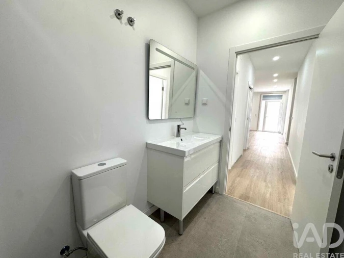 Apartamento T4 para Venda em Rio de Mouro Foto 16