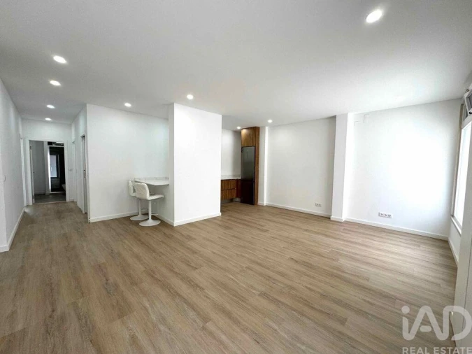 Apartamento T4 para Venda em Rio de Mouro Foto 2