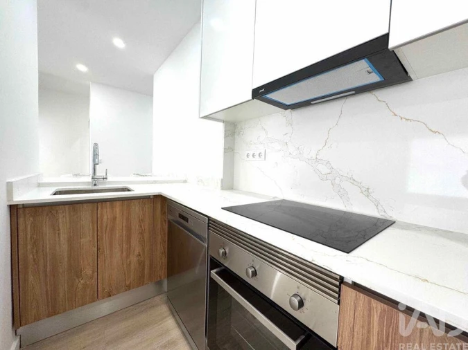 Apartamento T4 para Venda em Rio de Mouro Foto 9