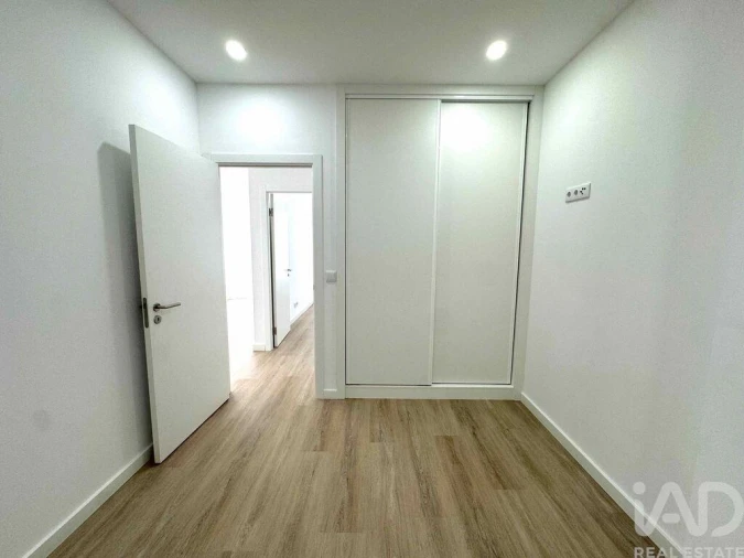 Apartamento T4 para Venda em Rio de Mouro Foto 33