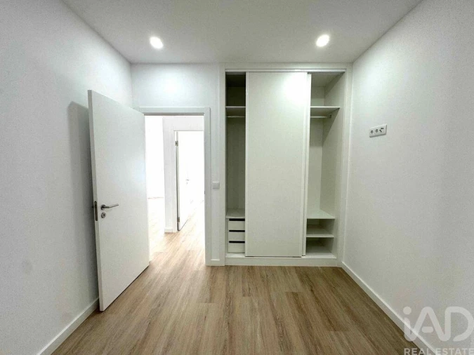 Apartamento T4 para Venda em Rio de Mouro Foto 34