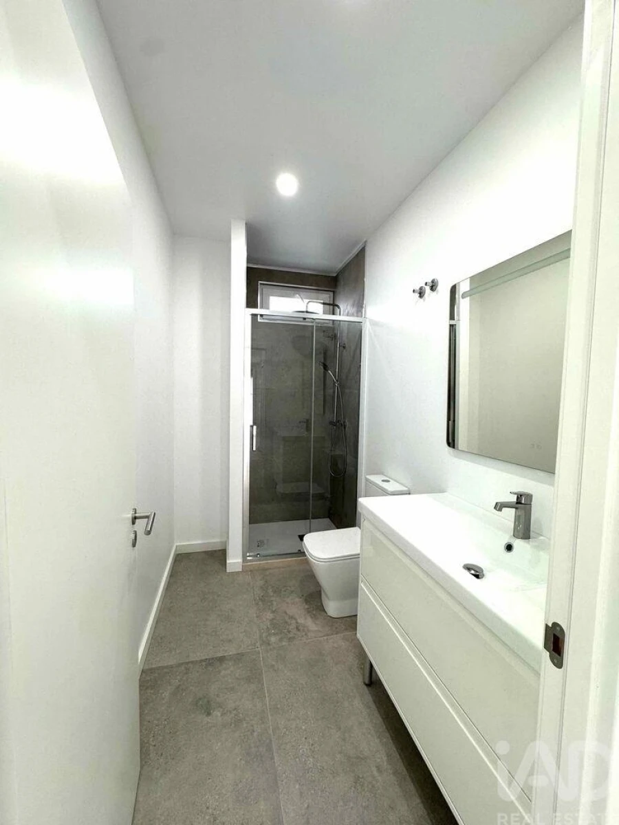 Apartamento T4 para Venda em Rio de Mouro Foto 17