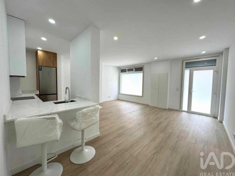 Apartamento T4 para Venda em Rio de Mouro Foto 1