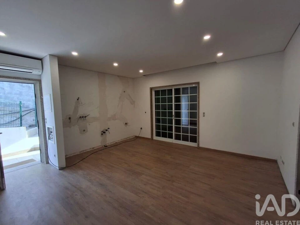 Moradia T2 para Venda em Livração Foto 29