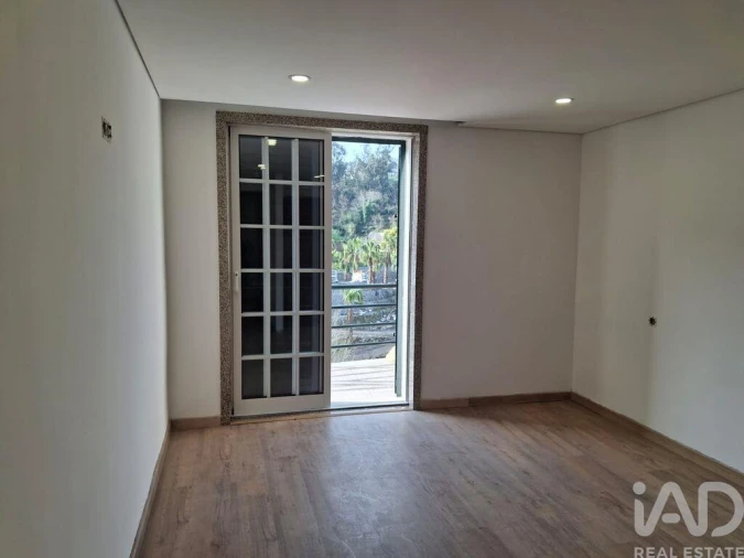 Moradia T2 para Venda em Livração Foto 18