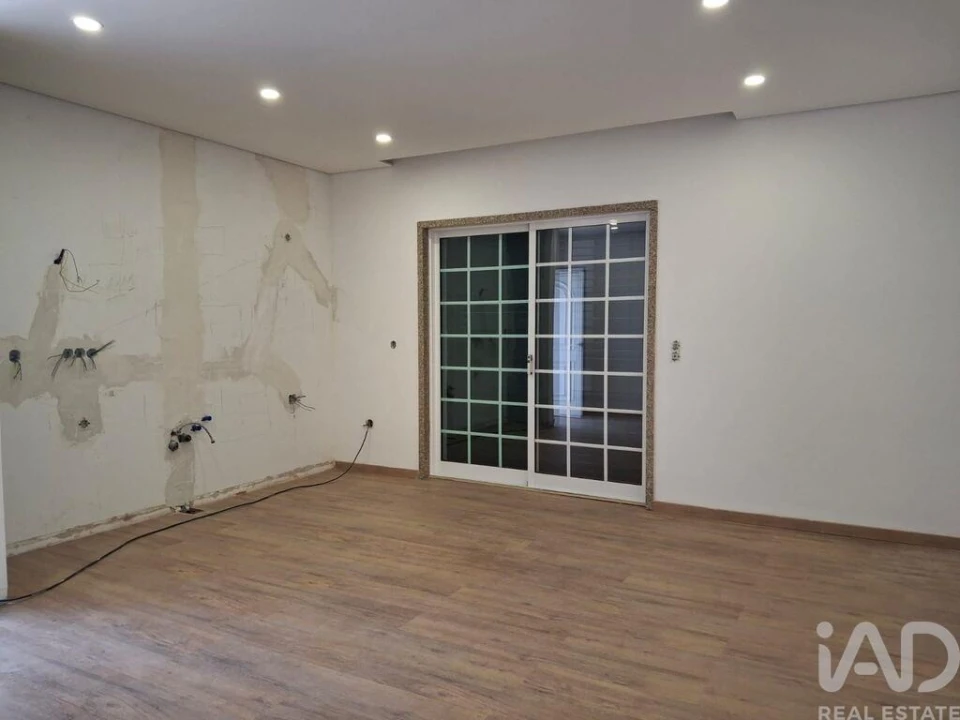 Moradia T2 para Venda em Livração Foto 14
