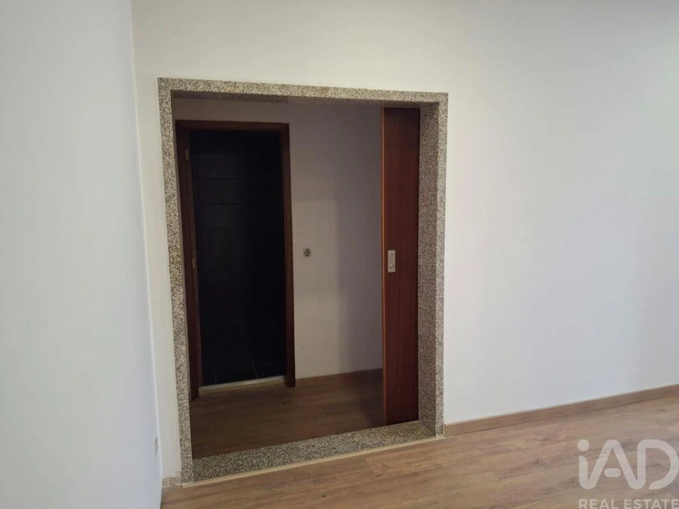 Moradia T2 para Venda em Livração Foto 27