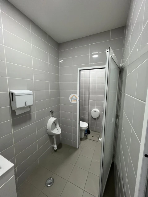 Armazém para Venda em Fiães