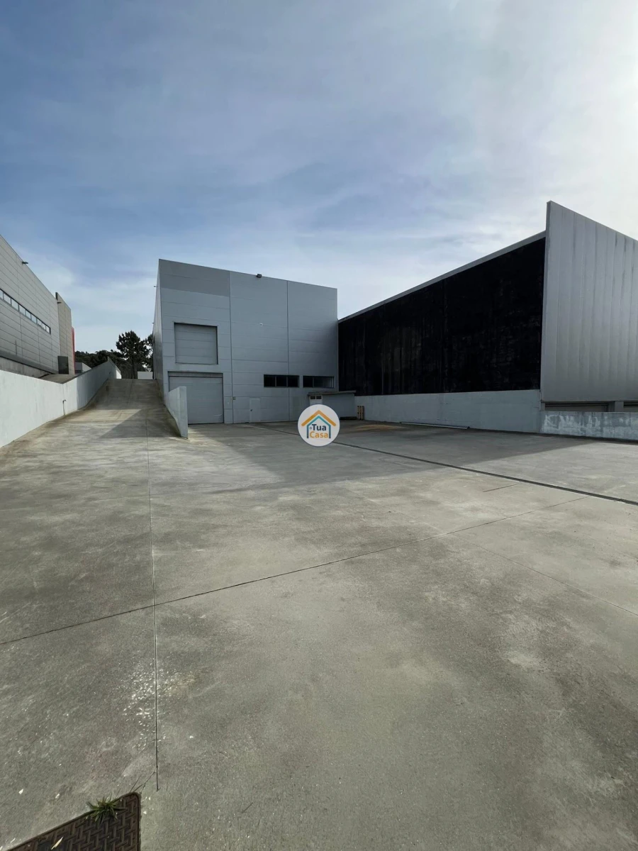 Armazém para Venda em Fiães Foto 2