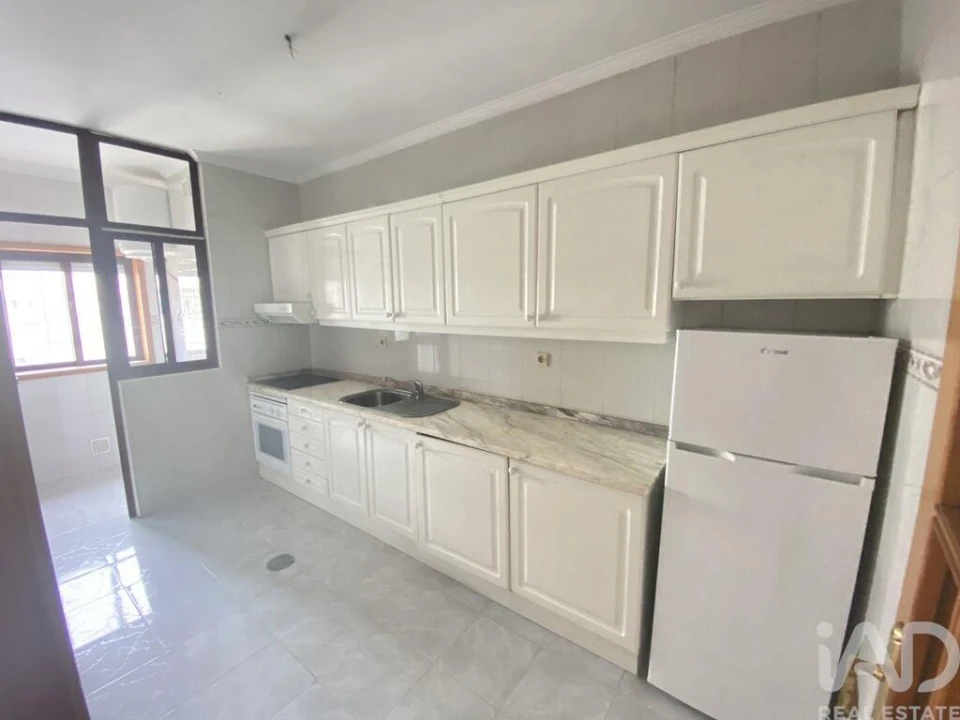 Apartamento T1 para Venda em Mafamude e Vilar do Paraíso Foto 1