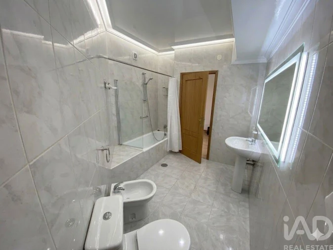 Apartamento T1 para Venda em Mafamude e Vilar do Paraíso Foto 4