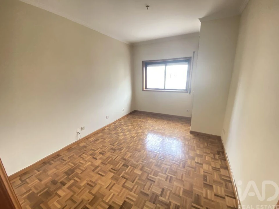 Apartamento T1 para Venda em Mafamude e Vilar do Paraíso Foto 1
