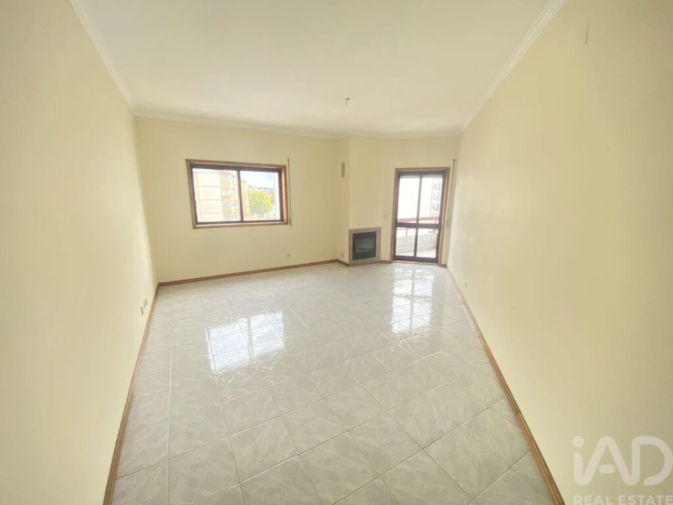 Apartamento T1 para Venda em Mafamude e Vilar do Paraíso Foto 3