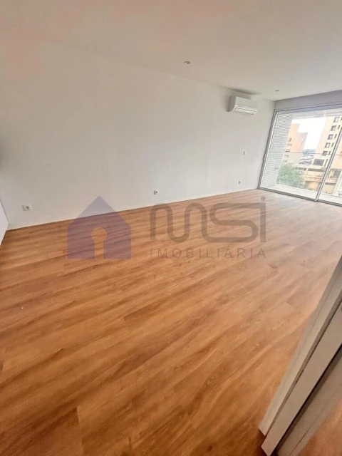 Apartamento T1 para Venda em Mafamude e Vilar do Paraíso