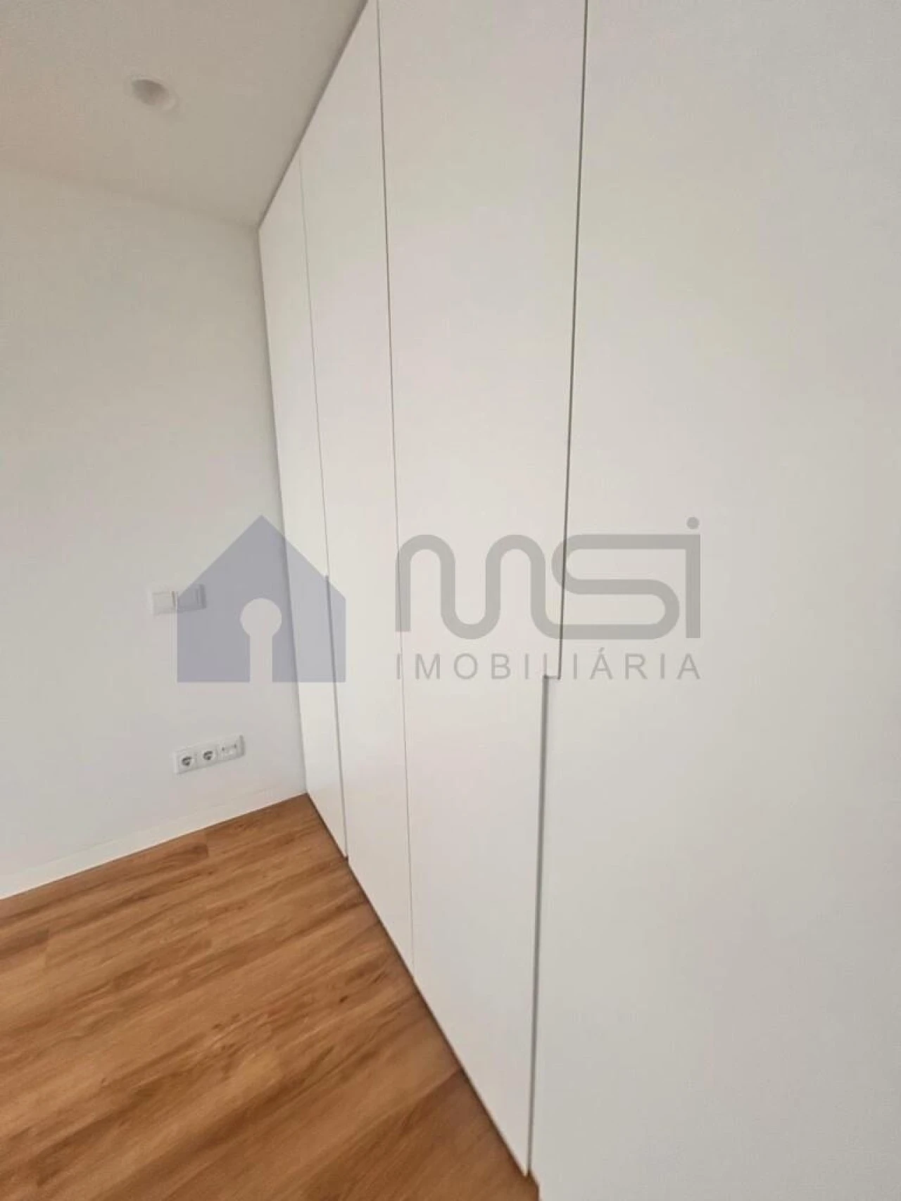 Apartamento T1 para Venda em Mafamude e Vilar do Paraíso Foto 18