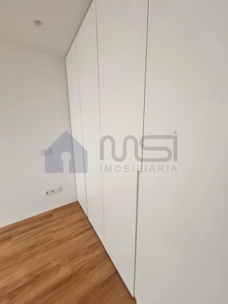 Apartamento T1 para Venda em Mafamude e Vilar do Paraíso Foto 18