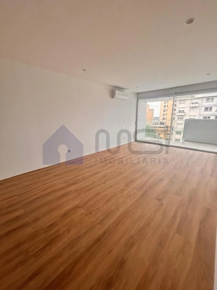 Apartamento T1 para Venda em Mafamude e Vilar do Paraíso Foto 4