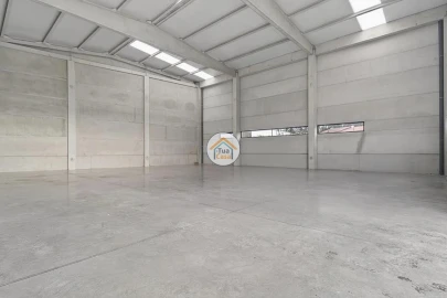 Armazém para Arrendamento em São João de Ver