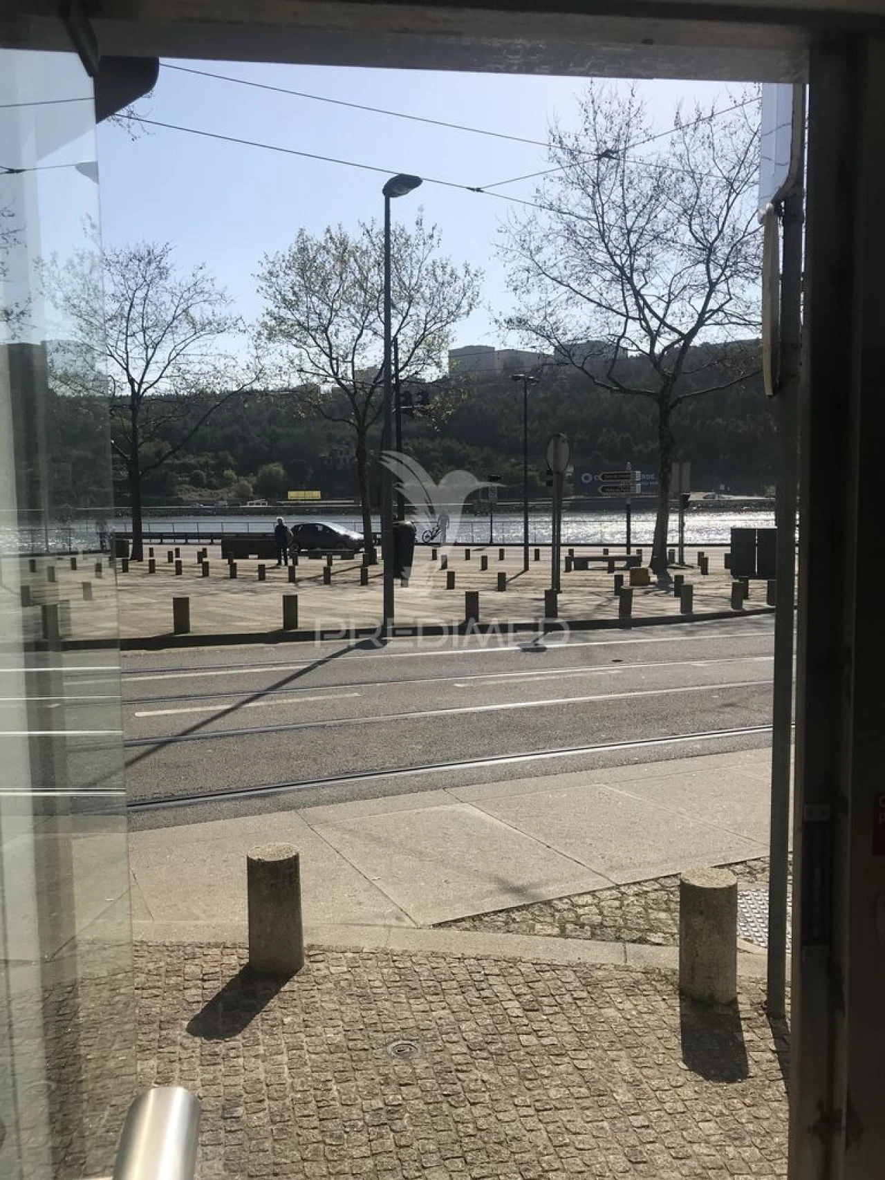 Loja para Arrendamento em Lordelo do Ouro e Massarelos Foto 1