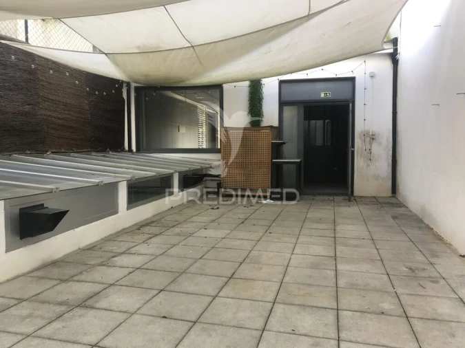 Loja para Arrendamento em Lordelo do Ouro e Massarelos Foto 8