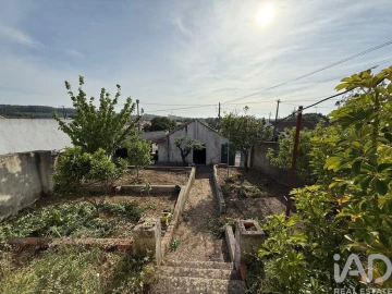 Moradia T2 para Venda em São Bartolomeu dos Galegos e Moledo