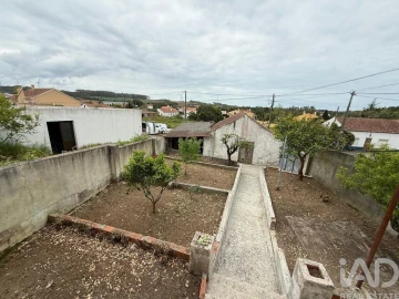 Moradia T2 para Venda em São Bartolomeu dos Galegos e Moledo