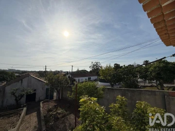 Moradia T2 para Venda em São Bartolomeu dos Galegos e Moledo