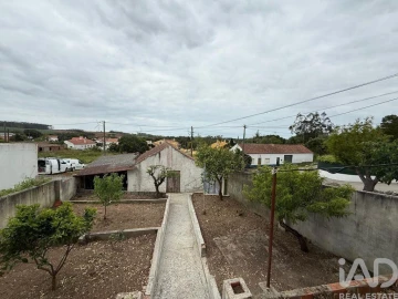 Moradia T2 para Venda em São Bartolomeu dos Galegos e Moledo