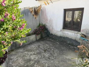 Moradia T2 para Venda em São Bartolomeu dos Galegos e Moledo