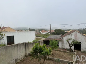 Moradia T2 para Venda em São Bartolomeu dos Galegos e Moledo