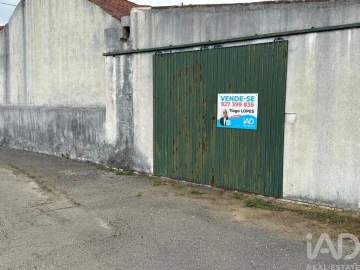 Moradia T2 para Venda em São Bartolomeu dos Galegos e Moledo