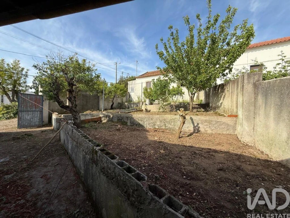 Moradia T2 para Venda em São Bartolomeu dos Galegos e Moledo Foto 2