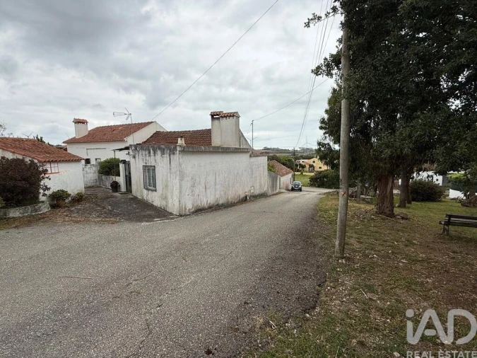 Moradia T2 para Venda em São Bartolomeu dos Galegos e Moledo Foto 25
