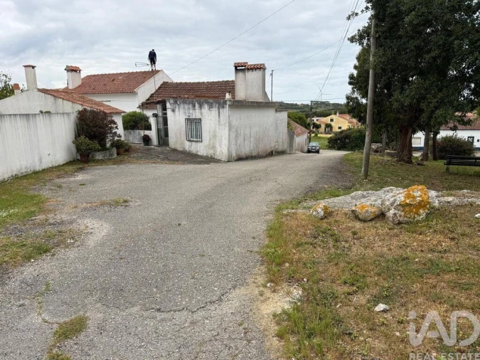 Moradia T2 para Venda em São Bartolomeu dos Galegos e Moledo Foto 29