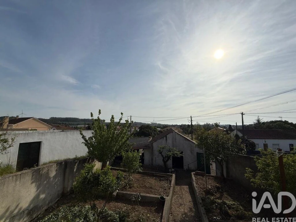 Moradia T2 para Venda em São Bartolomeu dos Galegos e Moledo Foto 4