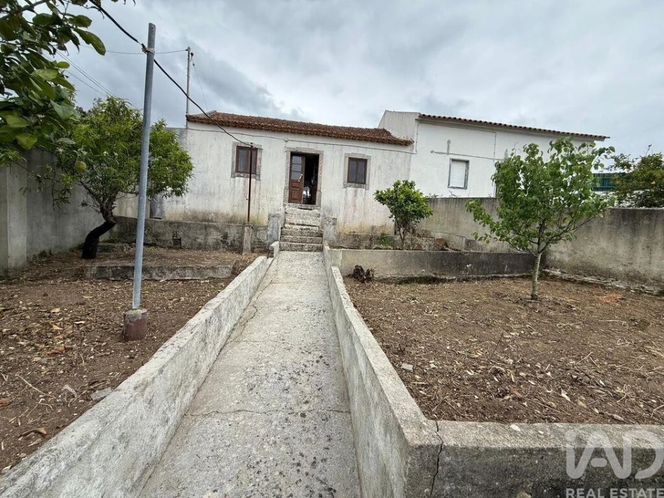 Moradia T2 para Venda em São Bartolomeu dos Galegos e Moledo Foto 30