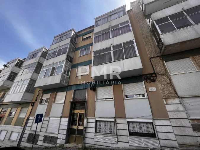 Apartamento T2 para Venda em Odivelas Foto 2