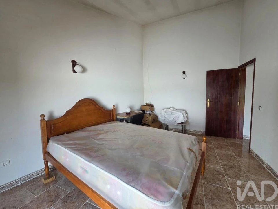 Moradia T2 para Venda em Ázere e Covelo Foto 13