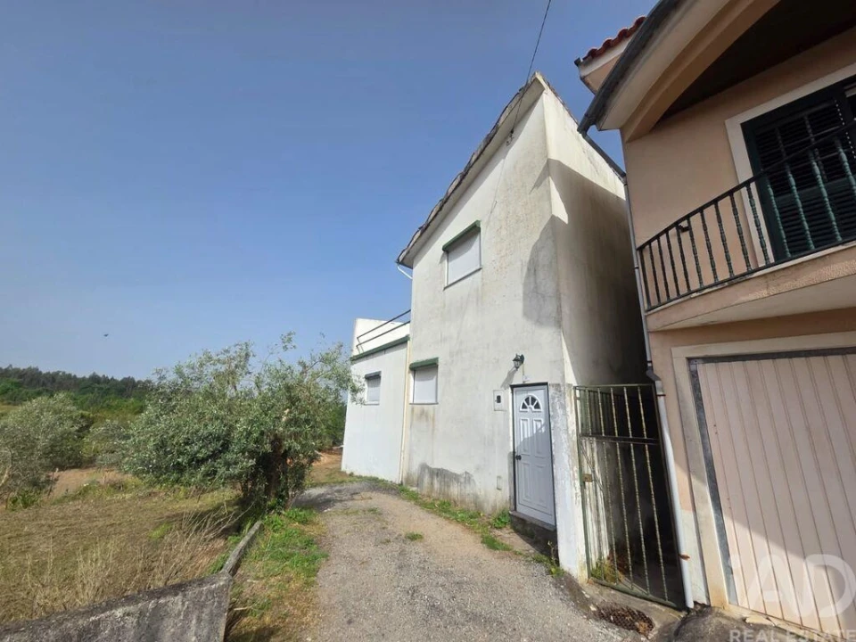 Moradia T2 para Venda em Ázere e Covelo Foto 16