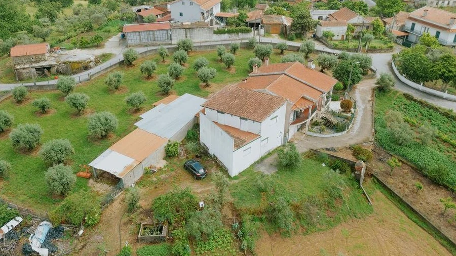 Moradia T2 para Venda em Ázere e Covelo