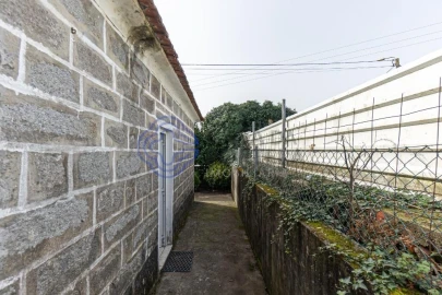 Moradia T2 para Venda em Areias, Sequeirô, Lama e Palmeira